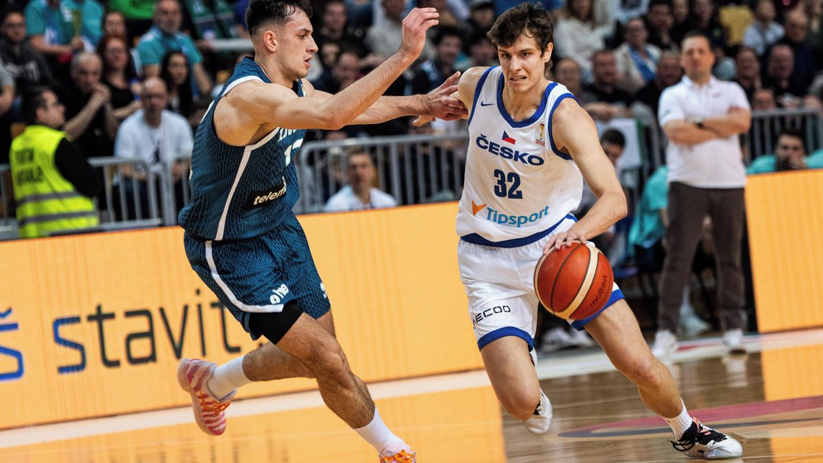 Slovinci lítali v oblacích a my za nimi jen běhali, říkal český střelec po drtivé porážce